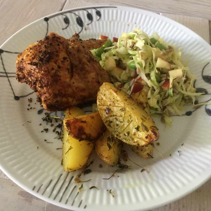 Kylling-ovn-kartofler-spidskaalsalat